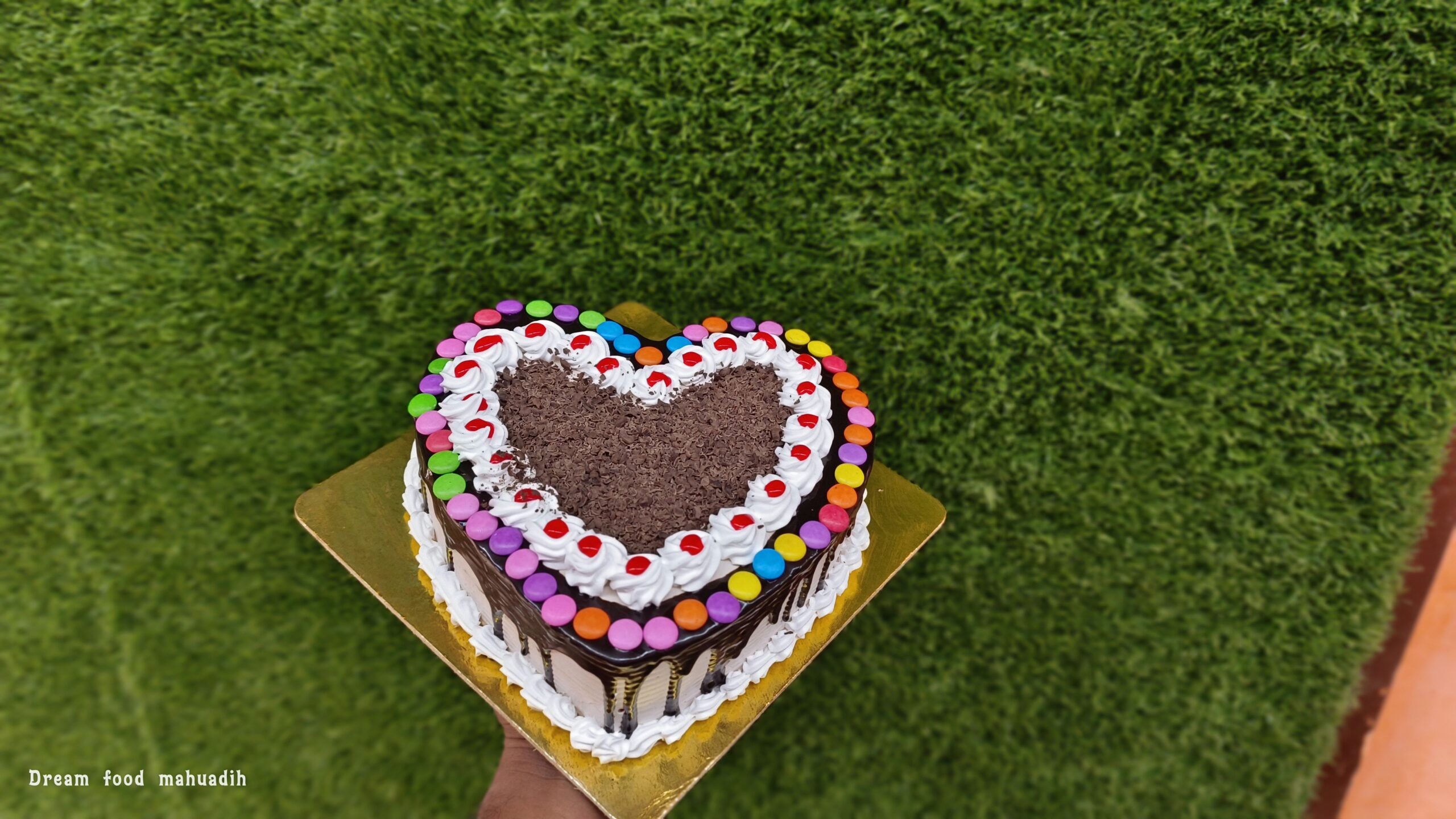 Heart shape cake design